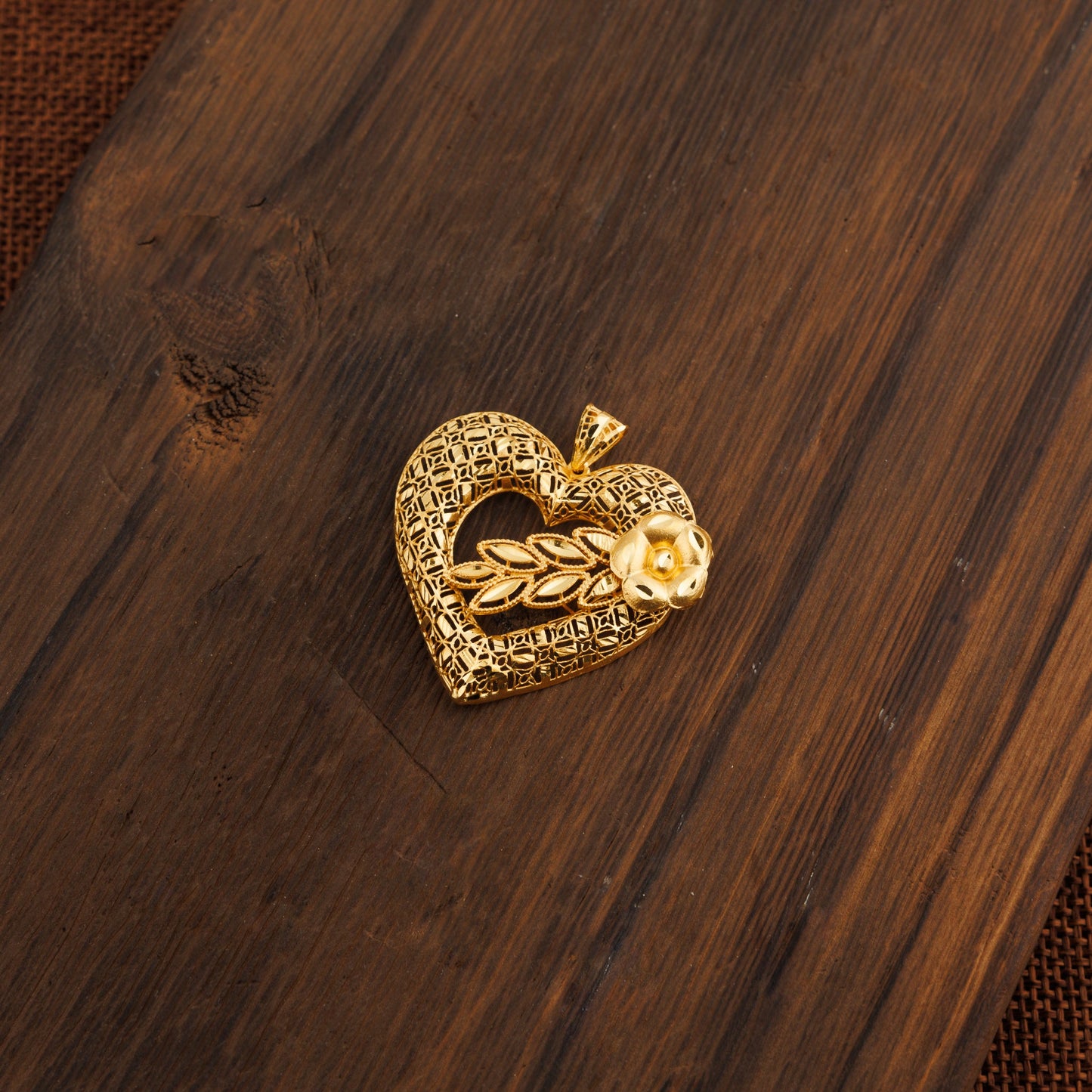 علاقات الأحرف الأولى (D48) - فضة عيار 925 ومطلية بالذهب