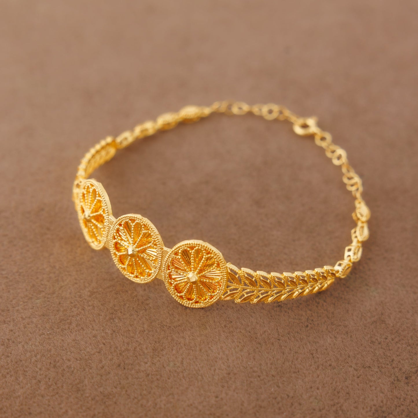 Diamond Cut Oval Cuff Bracelet (D1) - Silver 925 & Gold Plated