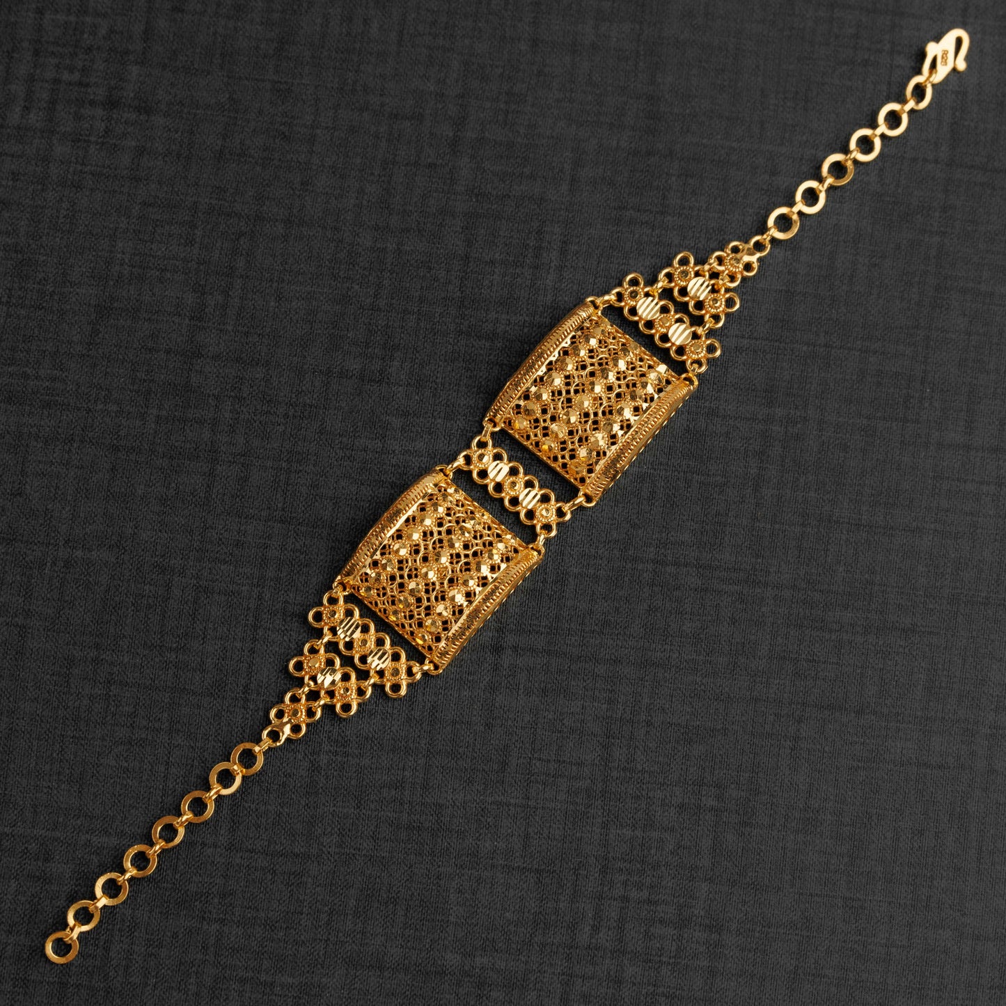 سوار بتصميم مربع (D2) - فضة ٩٢٥ ومطلي بالذهب