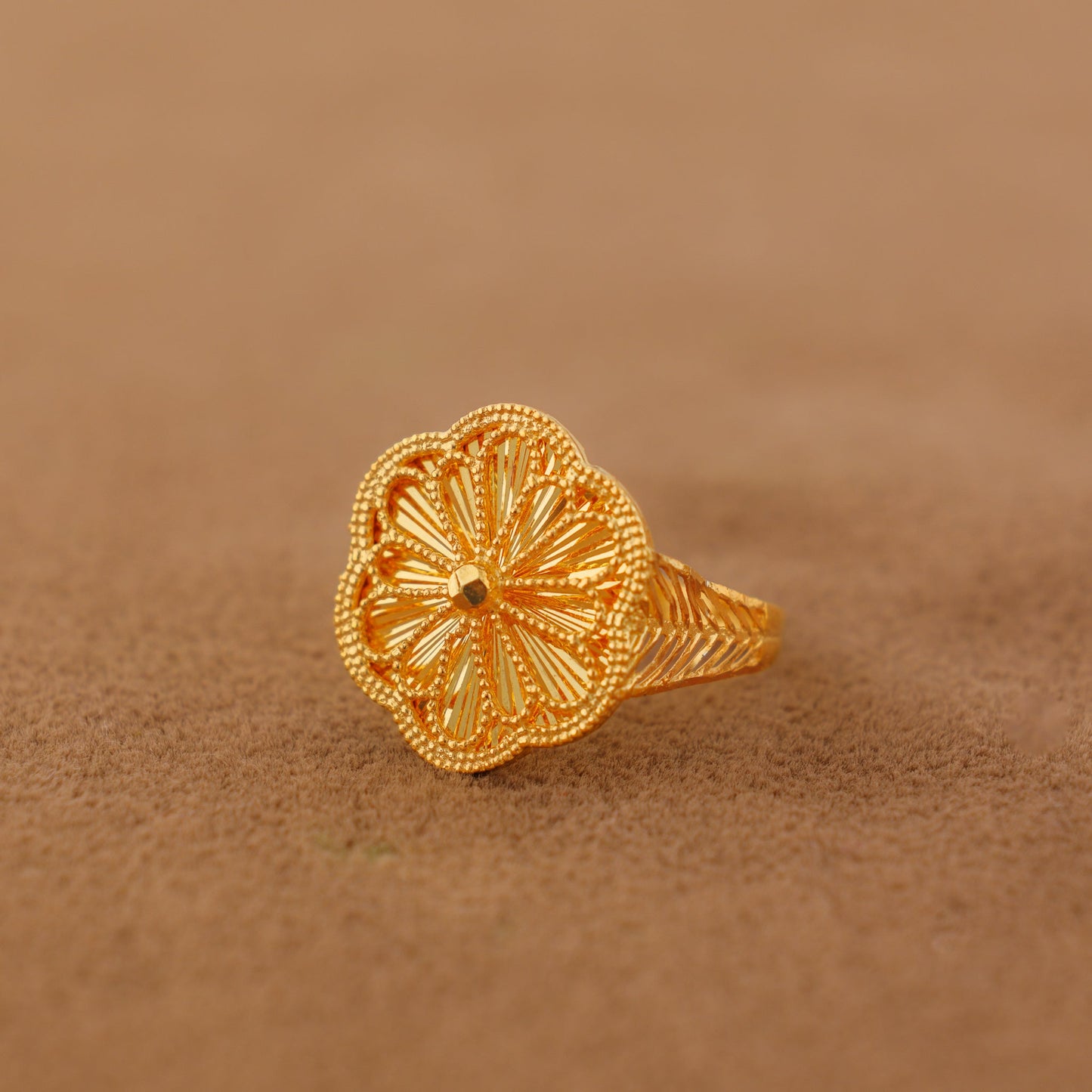 RP Diamond Cut Clover Ring (D1) - Silver 925 & Gold Plated