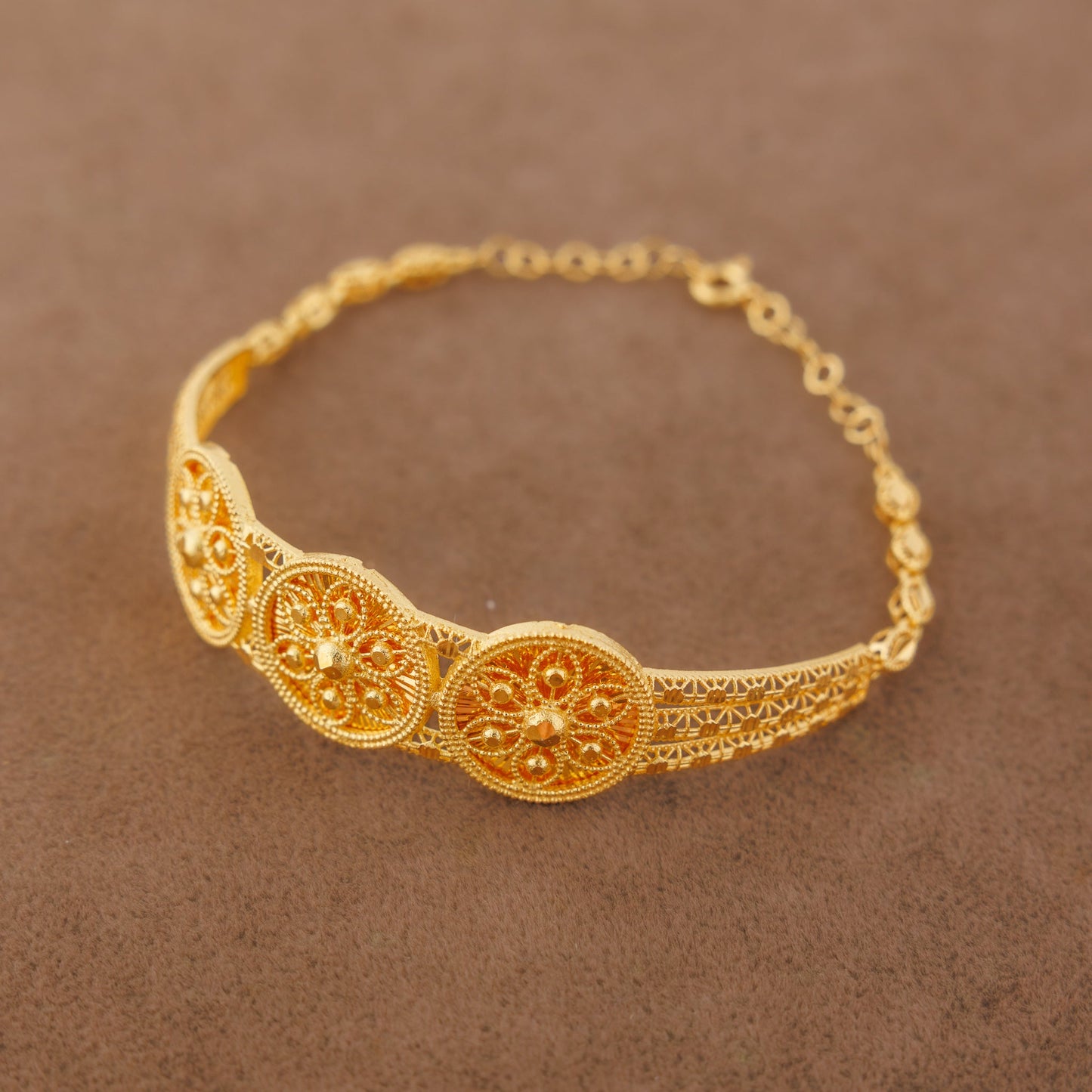 Diamond Cut Circle Cuff Bracelet (D2) - Silver 925 & Gold Plated